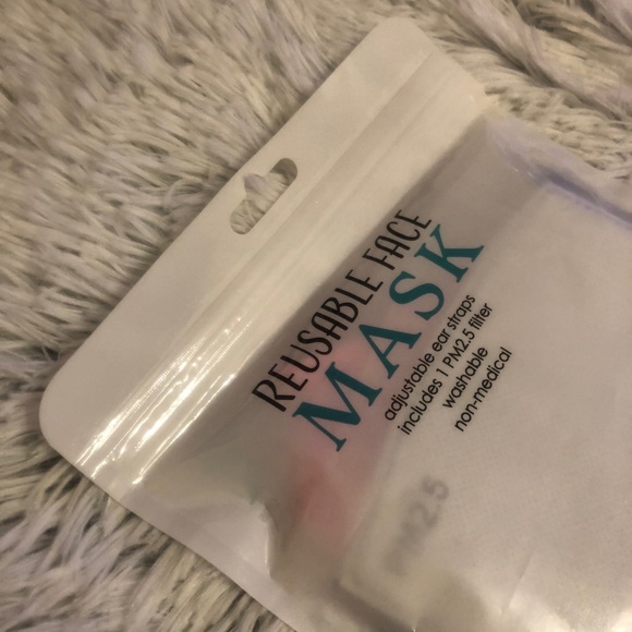 Light Pink Vented Filter Mask - Picture 2 of 4